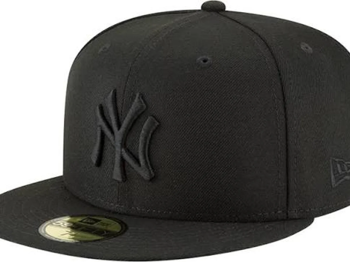 New York Yankees Blackout Basic 59FIFTY Fitted Hat